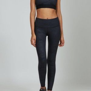 Noli Yoga Vivid Camo Legging Size L